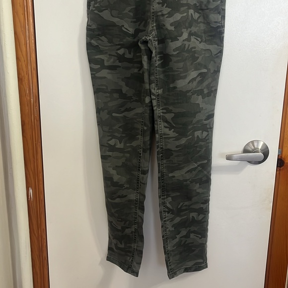 SO Girls Loose Fit Camouflage Overalls Size 16 and XS green long sleeve top - Picture 6 of 12